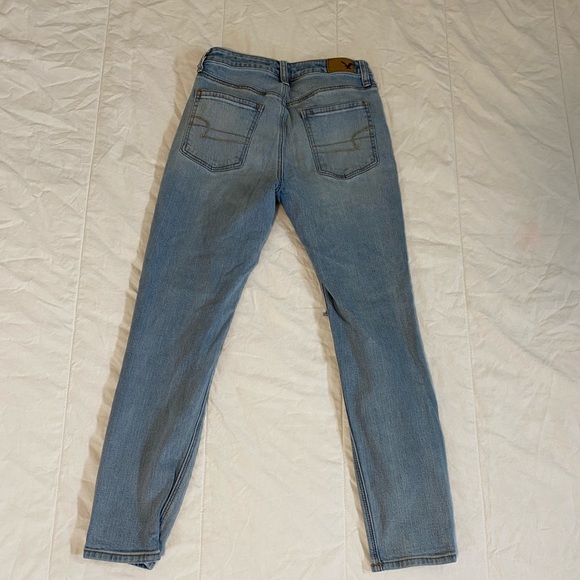 American Eagle Vintage Hi-Rise Ripped Jeans - Picture 11 of 11